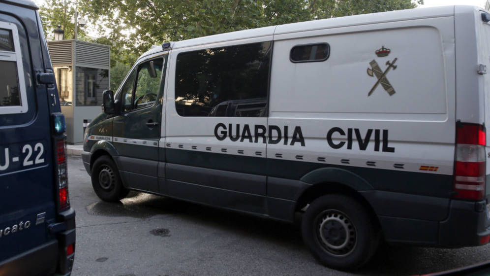 La Guardia Civil rescata en Lugo una menor de 15 años de Olmedo (Valladolid) La Guardia Civil rescata en Lugo una menor de 15 años de Olmedo (Valladolid)