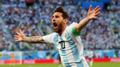 Leo Messi celebra un gol con Argentina