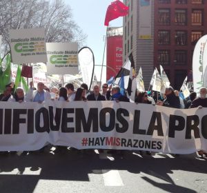Médicos frente al Ministerio de Sanidad Médicos frente al Ministerio de Sanidad