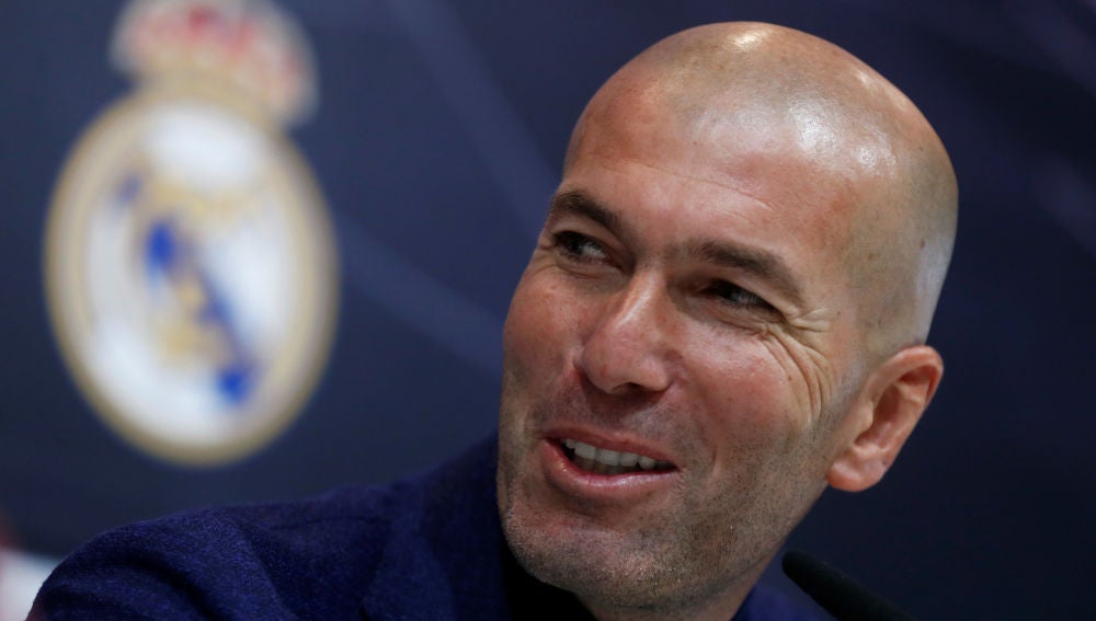 Zidane regresa al Real Madrid como entrenador hasta 2022 Zidane regresa al Real Madrid como entrenador hasta 2022