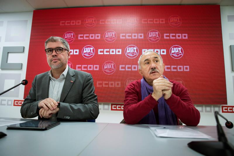 Los sindicatos ven el acuerdo "una buena noticia" y la CEOE insiste en un Gobierno "estable y moderado" Los sindicatos ven el acuerdo "una buena noticia" y la CEOE insiste en un Gobierno "estable y moderado"