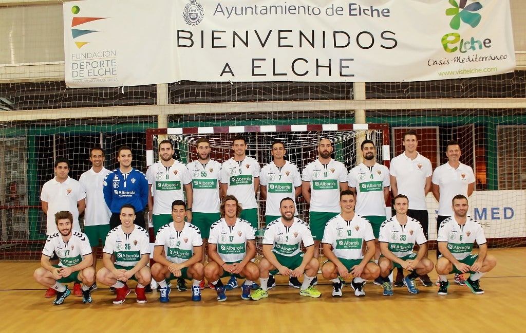 "Pese a los problemas, mis jugadores siguen entrenándose y compitiendo como el primer día" "Pese a los problemas, mis jugadores siguen entrenándose y compitiendo como el primer día"