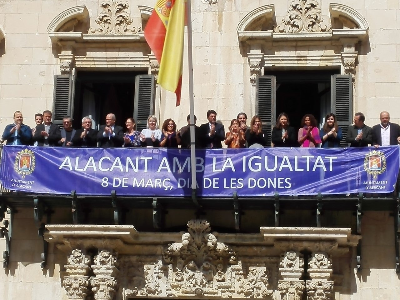 La Corporación Municipal de Alicante con el Día Internacional de la Mujer La Corporación Municipal de Alicante con el Día Internacional de la Mujer