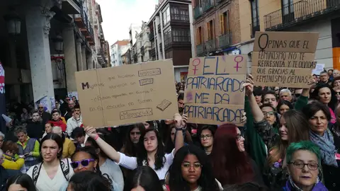 Manifestación en la Calle Mayor de Palencia con motivo del Día de la Mujer Palencia