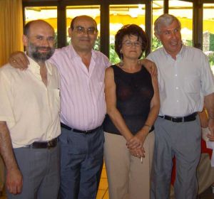 Los profesores de Filosofía Félix Arias, Eduardo Vaquero, Ana Llinares y Francisco Gelardo, en el acto de jubilación de Vaquero en el año 2004. Los profesores de Filosofía Félix Arias, Eduardo Vaquero, Ana Llinares y Francisco Gelardo, en el acto de jubilación de Vaquero en el año 2004.