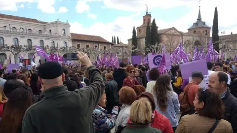 8M en Alcalá de Henares Concentración en la Plaza de Cervantes