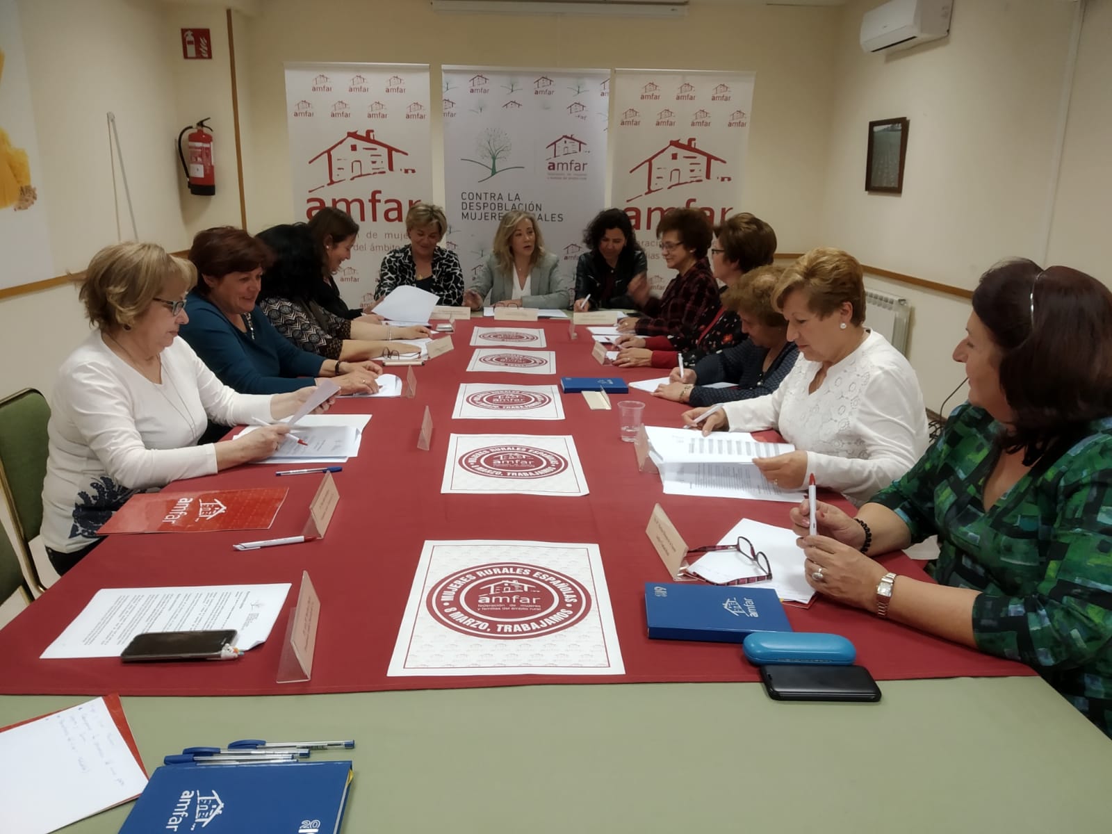 AMFAR pone en marcha la "Mesa contra la Despoblación" AMFAR pone en marcha la "Mesa contra la Despoblación"