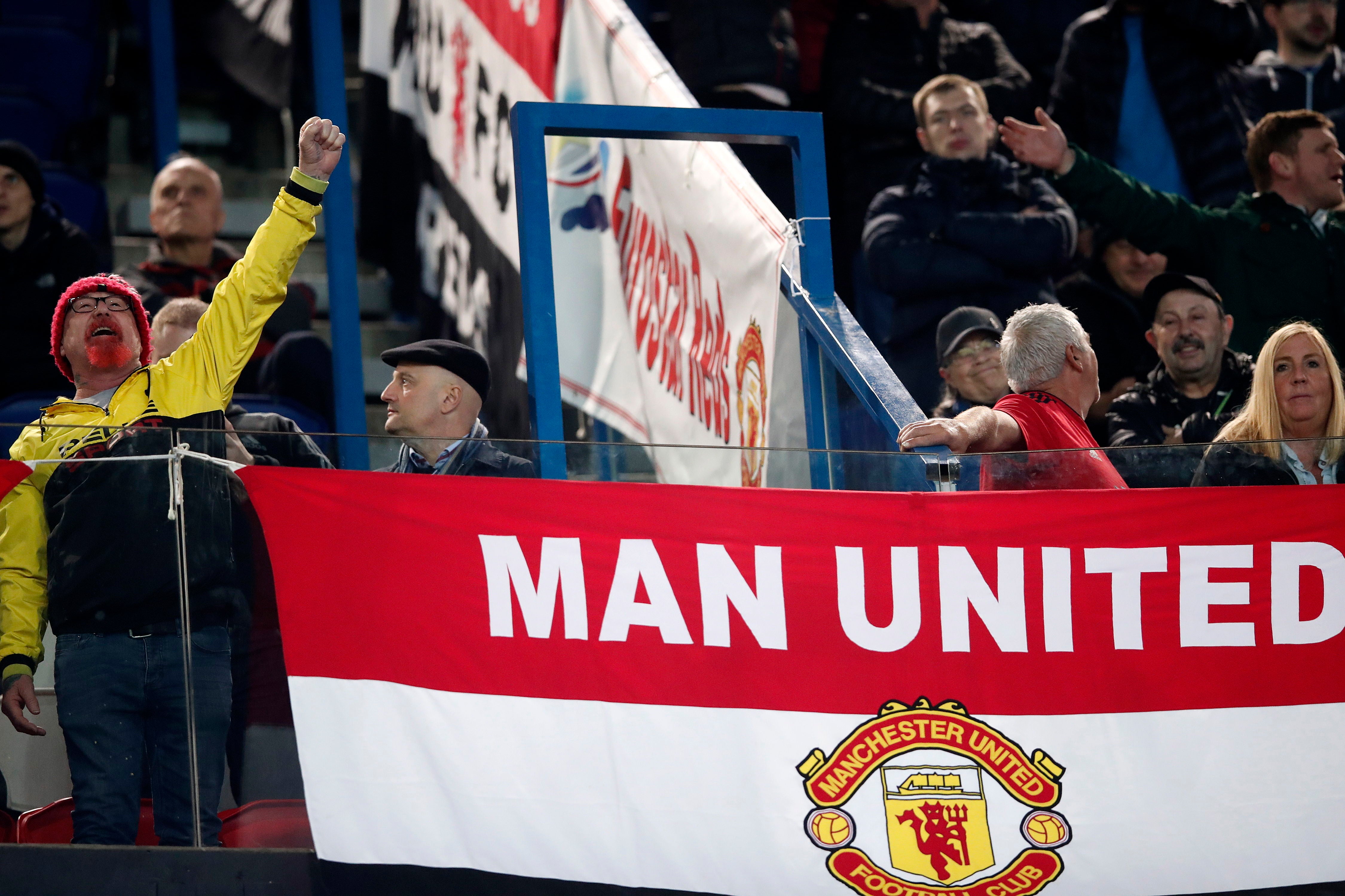 Un aficionado del Manchester United, apuñalado en París tras el partido ante el PSG Un aficionado del Manchester United, apuñalado en París tras el partido ante el PSG