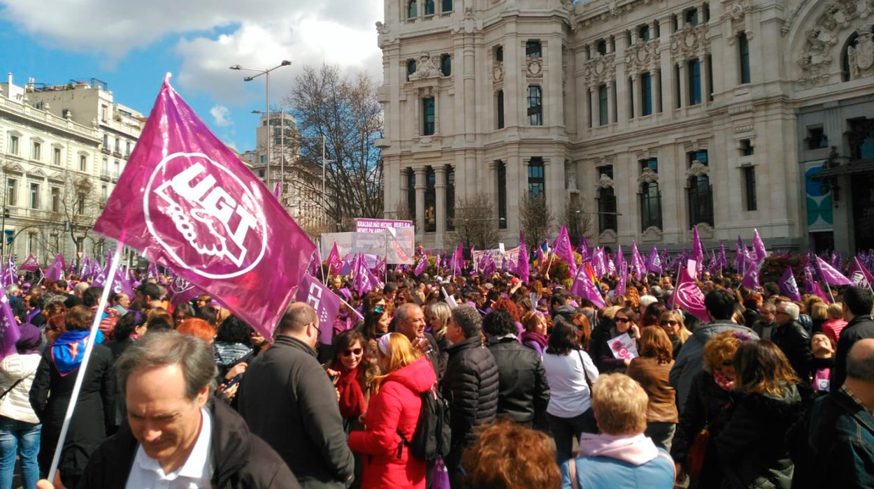 UGT asegura que el seguimiento de la huelga está siendo masivo UGT asegura que el seguimiento de la huelga está siendo masivo