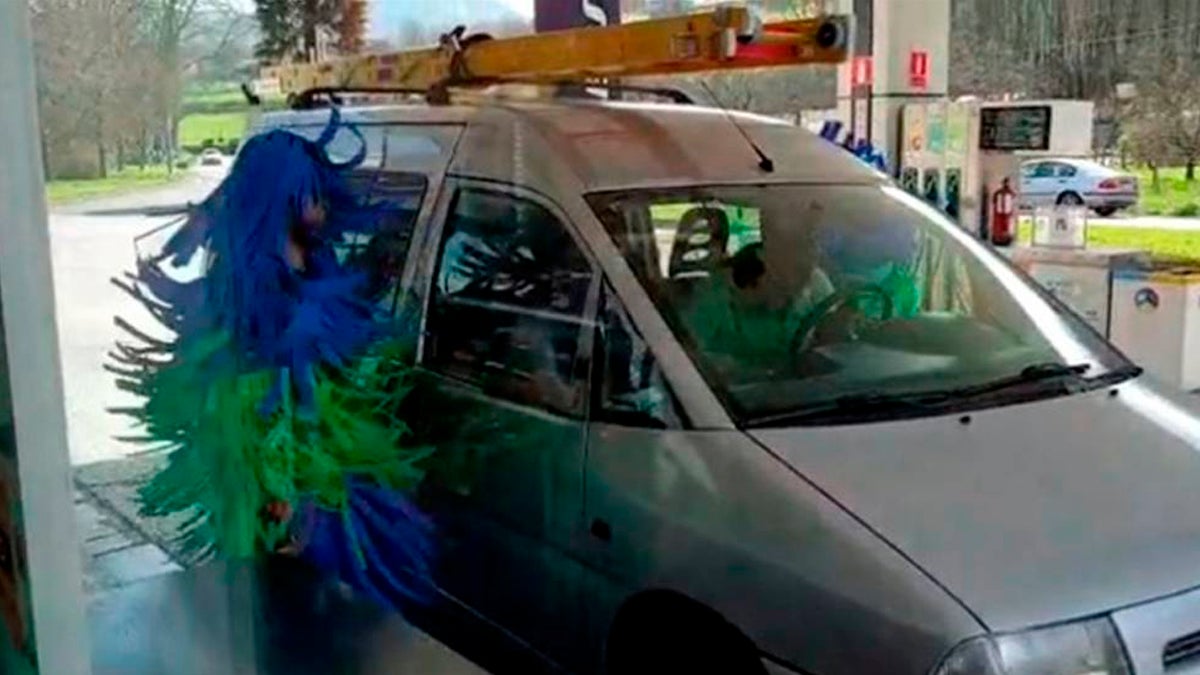 El disfraz más viral de este carnaval: Escobilla de túnel de lavado El disfraz más viral de este carnaval: Escobilla de túnel de lavado