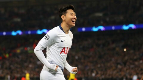 Son celebra un gol en Champions