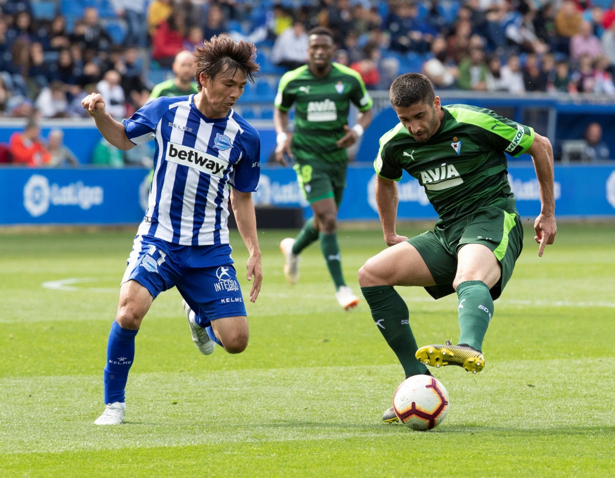 Alavés y Eibar empatan en un duelo abierto y con ocasiones Alavés y Eibar empatan en un duelo abierto y con ocasiones