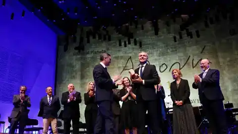 Jozquín Camps recibiendo el Premio Azorín 2019 Jozquín Camps recibiendo el Premio Azorín 2019