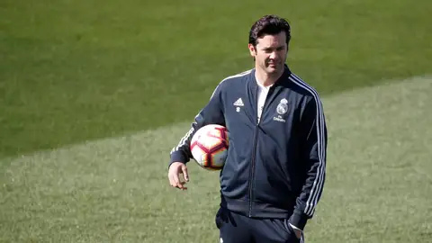 Solari, durante el último entrenamiento del Real Madrid Solari, durante el último entrenamiento del Real Madrid