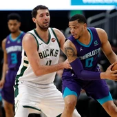 Mirotic, durante el partido contra los Hornets Mirotic, durante el partido contra los Hornets