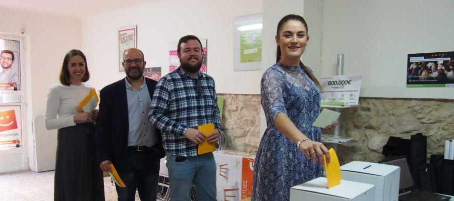 Mireia Mollà, Antonio García, Felip Sánchez y Esther Díez en las primarias de Compromís per Elx Mireia Mollà, Antonio García, Felip Sánchez y Esther Díez en las primarias de Compromís per Elx