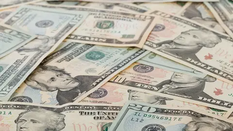 Dólares Dólares
