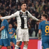 Cristiano Ronaldo celebra un gol ante Saúl