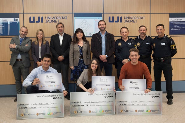 La Policía Local de Castelló premia tres trabajos de fin de grado de estudiantado de la UJI de Criminología y Seguridad La Policía Local de Castelló premia tres trabajos de fin de grado de estudiantado de la UJI de Criminología y Seguridad