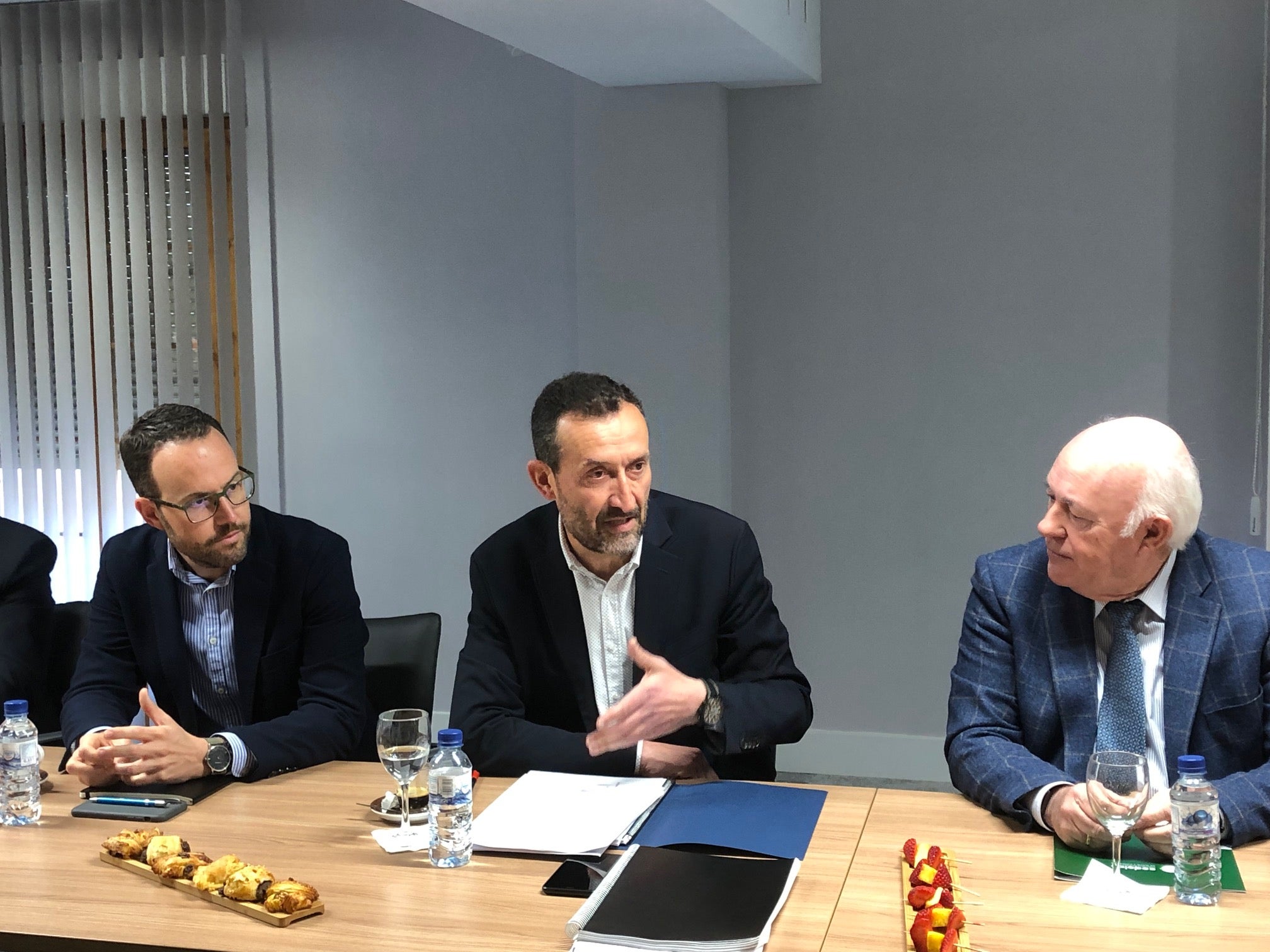 González pide a CEDELCO que medie para consensuar la ubicación del auditorio aunque insiste en que debe ser Carrús González pide a CEDELCO que medie para consensuar la ubicación del auditorio aunque insiste en que debe ser Carrús