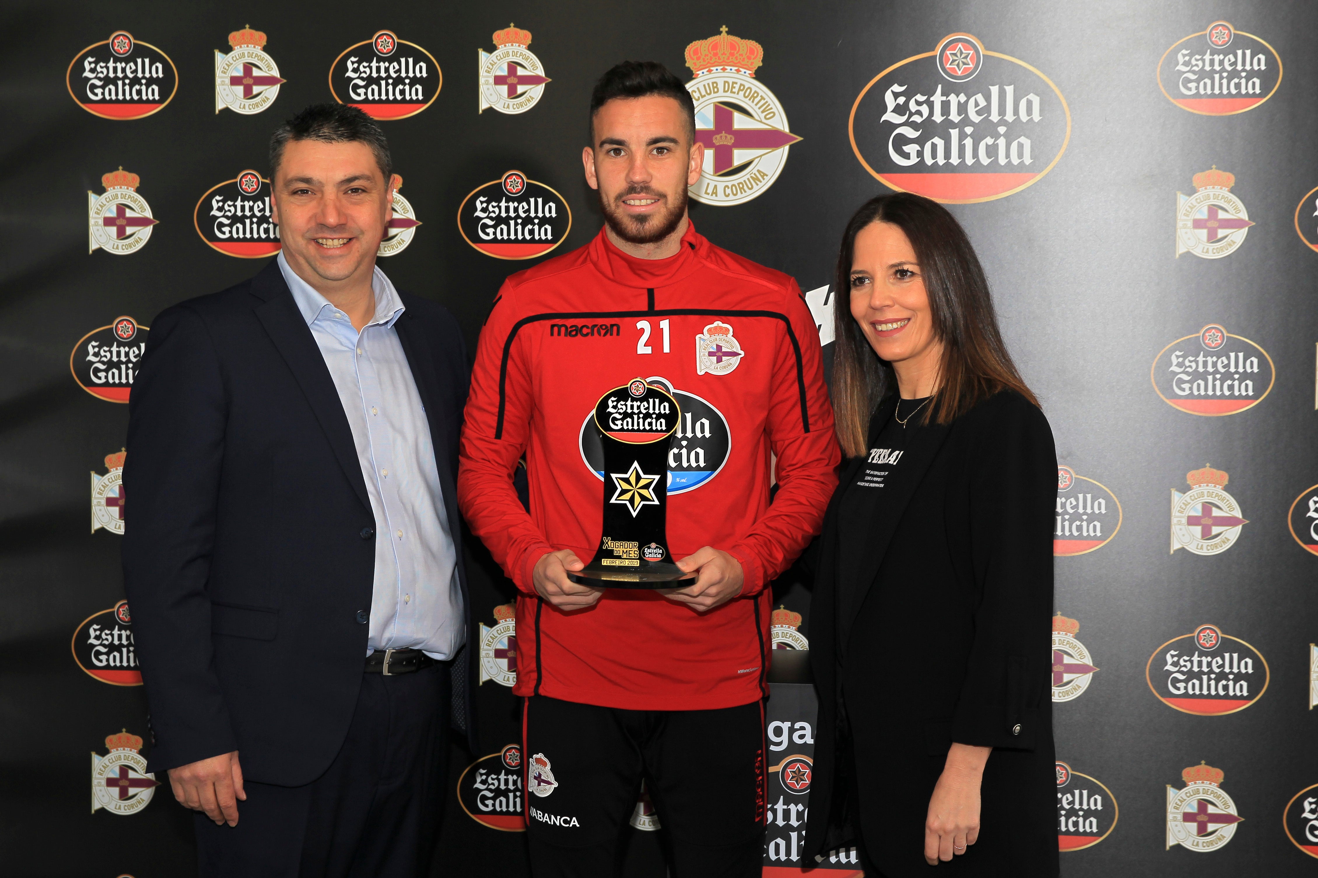 Edu Expósito repite premio Estrella Galicia, pide disculpas por expulsión y apoyo entre jugadores Edu Expósito repite premio Estrella Galicia, pide disculpas por expulsión y apoyo entre jugadores