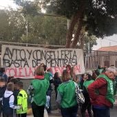 Concentración de la comunidad educativa del CP La Paz de Torrellano