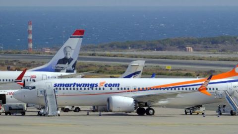 Aviones modelo Boeing 737 MAX 8 en un aeropuerto