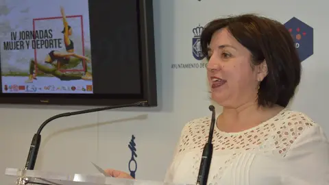 Gómez-Pimpollo, durante la presentación de la Jornada "Mujer y Deporte" Gómez-Pimpollo, durante la presentación de la Jornada "Mujer y Deporte"