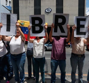 Familiares y amigos de Luis Carlos Díaz pidiendo su libertad Familiares y amigos de Luis Carlos Díaz pidiendo su libertad
