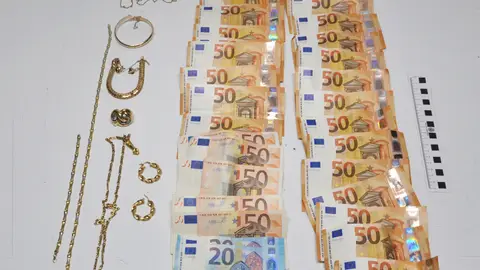 Efectos recuperados por la Policía Nacional Efectos recuperados por la Policía Nacional
