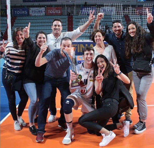 Ángel Trinidad levanta la Copa de Francia de Voley Ángel Trinidad levanta la Copa de Francia de Voley