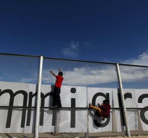 Migrantes en la frontera entre EEUU y Mexico Migrantes en la frontera entre EEUU y Mexico