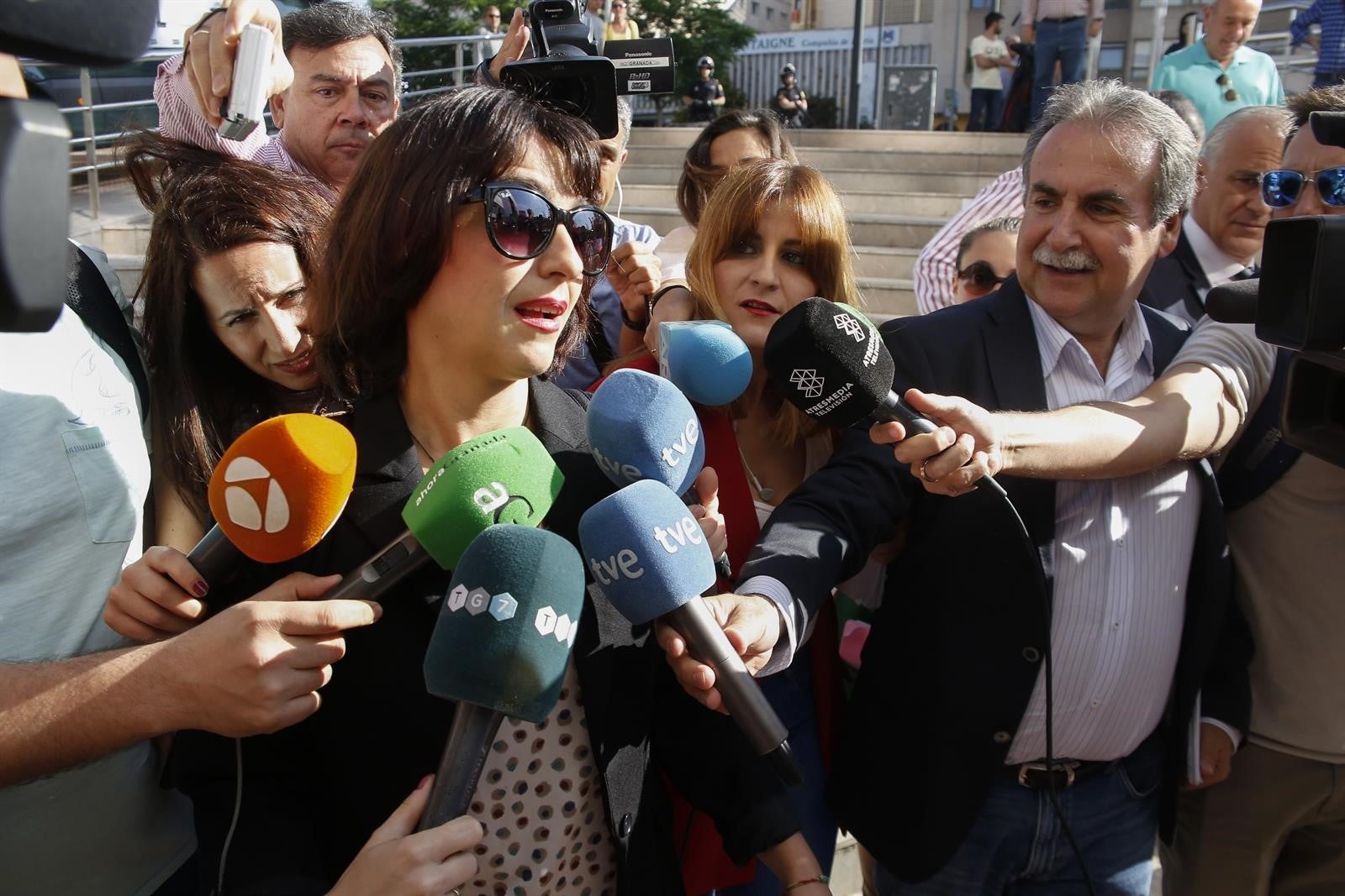 Juana Rivas, de vuelta en España, asegura que "colaborará con la justicia" Juana Rivas, de vuelta en España, asegura que "colaborará con la justicia"