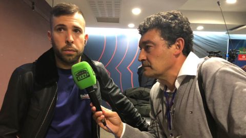 Jordi Alba con Alfredo Mart&iacute;nez. 