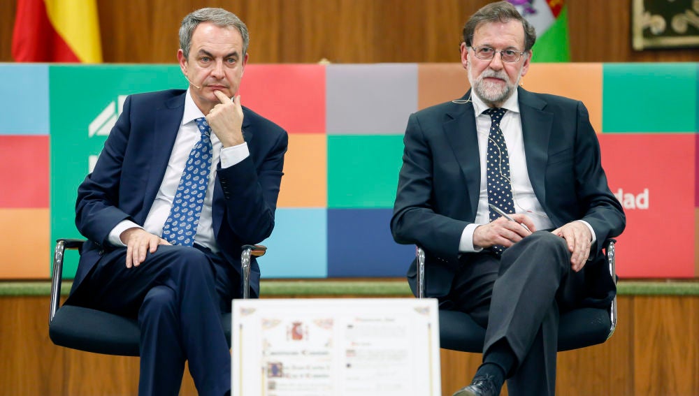 Los expresidentes del Gobierno Mariano Rajoy y José Luis Rodríguez Zapatero participan en el ciclo de coloquios organizado por el 40 aniversario de la Universidad de León para hablar de la consolidación de la democracia