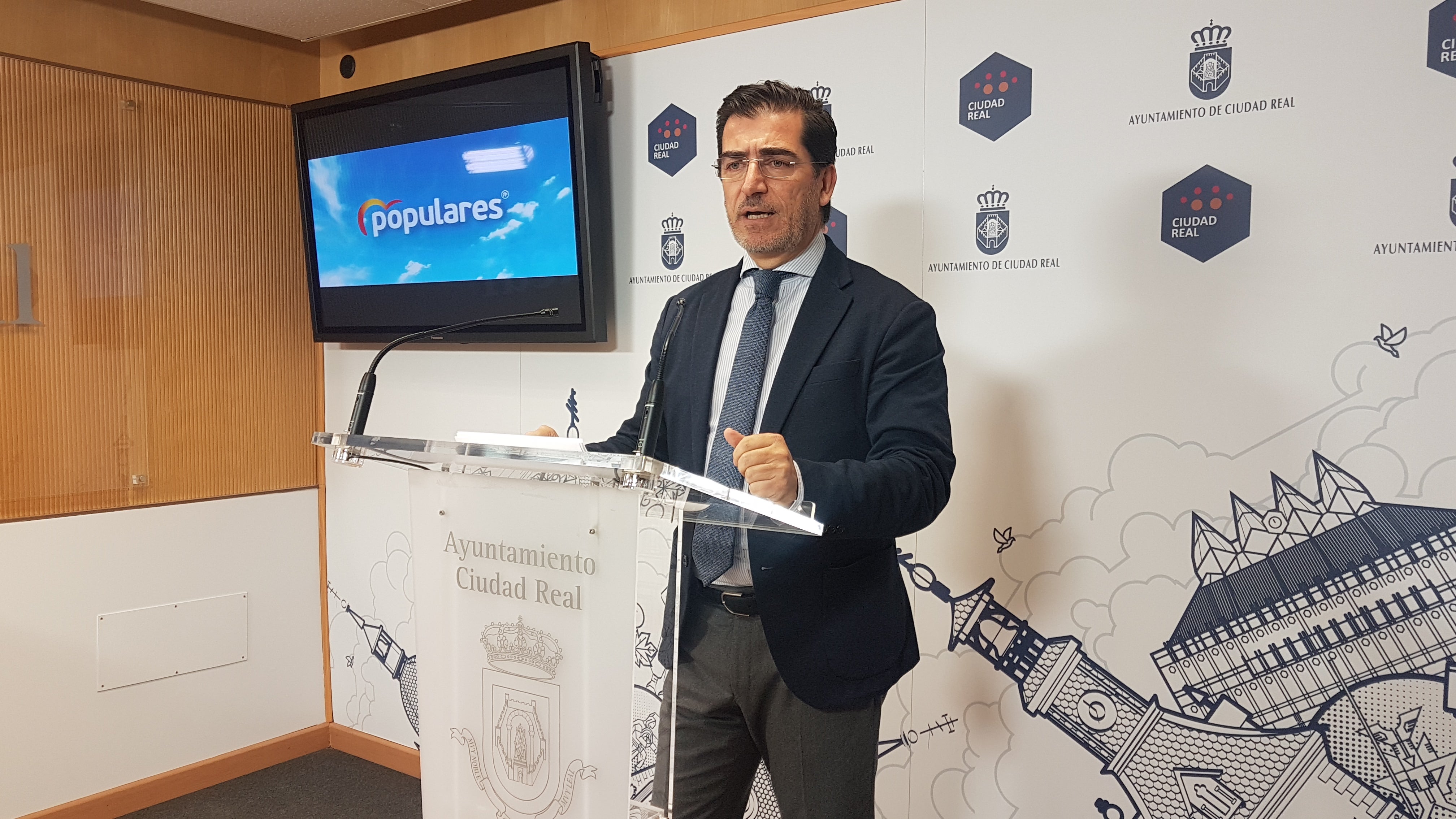 El PP denuncia la “cobardía” de Zamora de esconder la subida del IBI hasta después de las elecciones El PP denuncia la “cobardía” de Zamora de esconder la subida del IBI hasta después de las elecciones