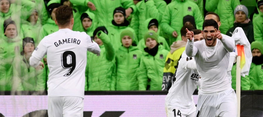 Guedes celebra su gol con el Valencia Guedes celebra su gol con el Valencia