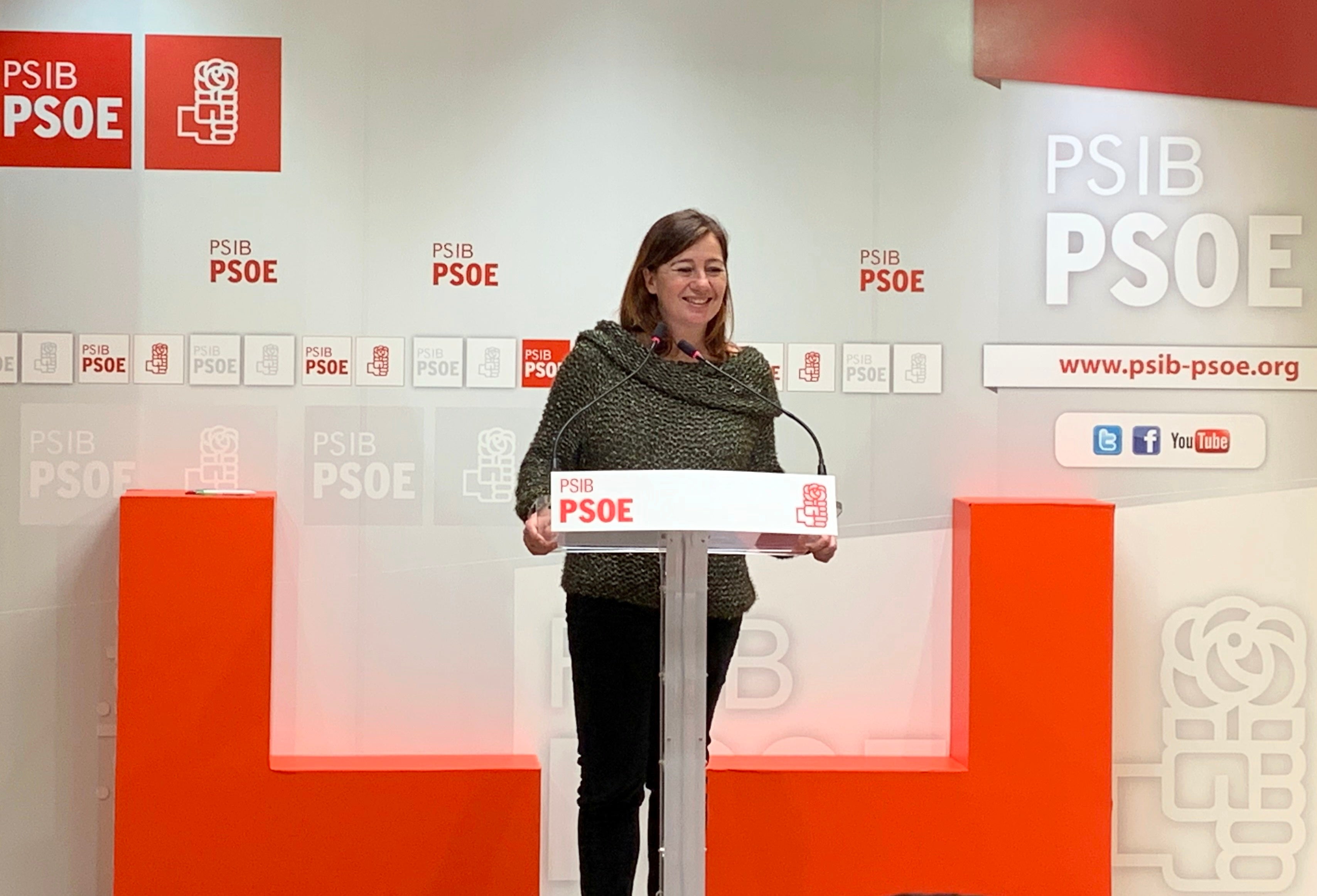 Armengol promete empleo a los jóvenes recién titulados que no logren trabajo Armengol promete empleo a los jóvenes recién titulados que no logren trabajo