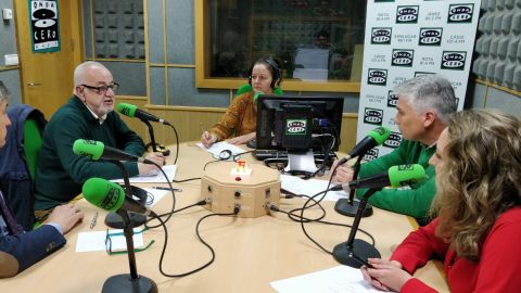 Hoy jueves tenemos tertulia pol&iacute;tica. Tratamos temas que son actualidad en C&aacute;diz, con Araceli Orozco (Por C&aacute;diz S&iacute; Se Puede), Jes&uacute;s Ca&ntilde;as (Partido Socialista), Vicente S&aacute;nchez (Partido Popular) y Juan Manuel P&eacute;rez Dorao (Ciudadanos). Modera Carmen Pa&uacute;l. 