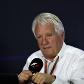 Charlie Whiting, en una rueda de prensa en México Charlie Whiting, en una rueda de prensa en México