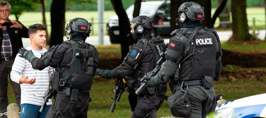 Policía de Nueva Zelanda tras el doble atentado Policía de Nueva Zelanda tras el doble atentado