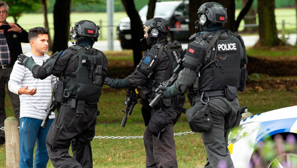 Policía de Nueva Zelanda tras el doble atentado