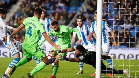 Gerónimo Rulli , en acción ante Borja Mayoral Gerónimo Rulli , en acción ante Borja Mayoral
