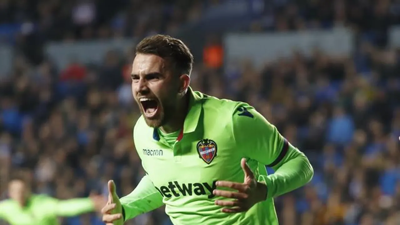Borja Mayoral celebra su gol ante la Real Sociedad.