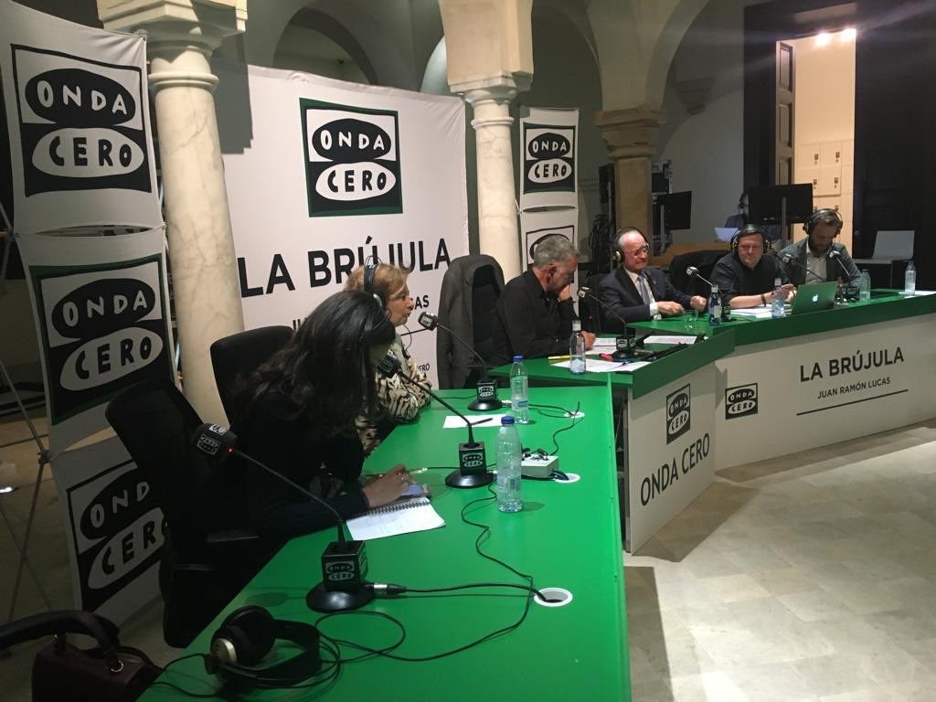 Francisco de la Torre y la memoria histórica: "No hay que buscar elemento de enfrentamiento y discordia" Francisco de la Torre y la memoria histórica: "No hay que buscar elemento de enfrentamiento y discordia"