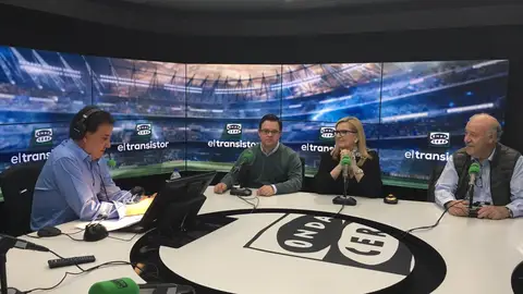 Vicente del Bosque, Álvaro del Bosque y Trinidad (la familia Del Bosque) en El Transistor Vicente del Bosque, Álvaro del Bosque y Trinidad (la familia Del Bosque) en El Transistor