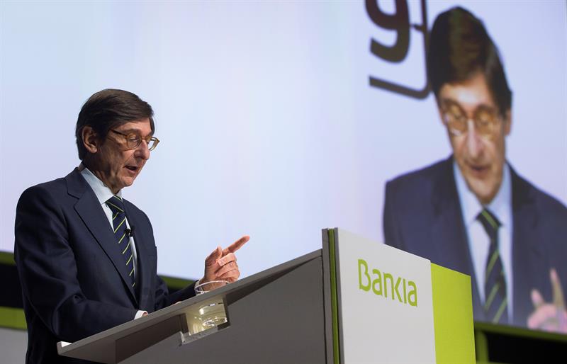 Bankia obtiene un beneficio neto de 703 millones y distribuye entre sus accionistas 357 millones Bankia obtiene un beneficio neto de 703 millones y distribuye entre sus accionistas 357 millones