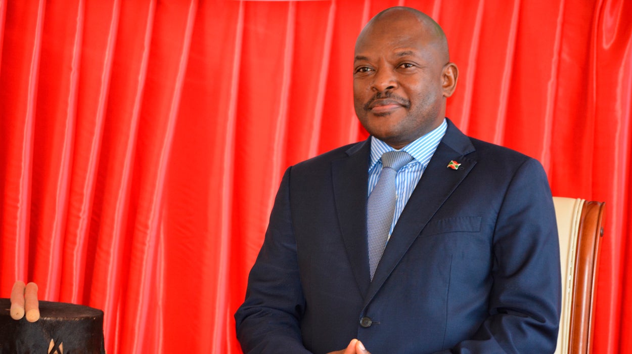 En Burundi, tres niñas se enfrentan a cinco años de cárcel por garabatear la foto del presidente En Burundi, tres niñas se enfrentan a cinco años de cárcel por garabatear la foto del presidente