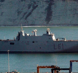 El portaaviones "Juan Carlos I", buque insignia de la Armada, llega al puerto de Getxo El portaaviones "Juan Carlos I", buque insignia de la Armada, llega al puerto de Getxo