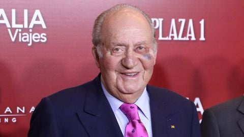 El Rey em&eacute;rito Juan Carlos con el ojo morado